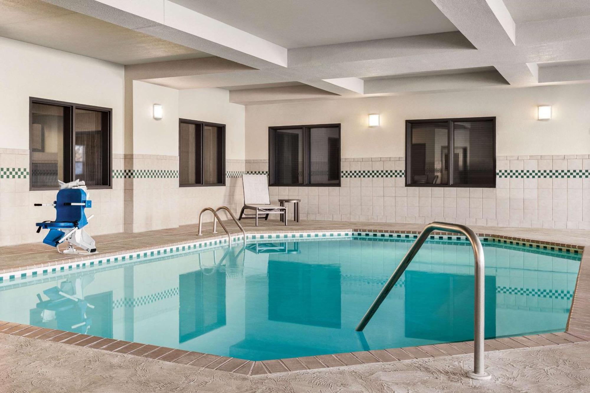 Country Inn & Suites By Radisson, St Cloud East, Mn Saint Cloud Εξωτερικό φωτογραφία