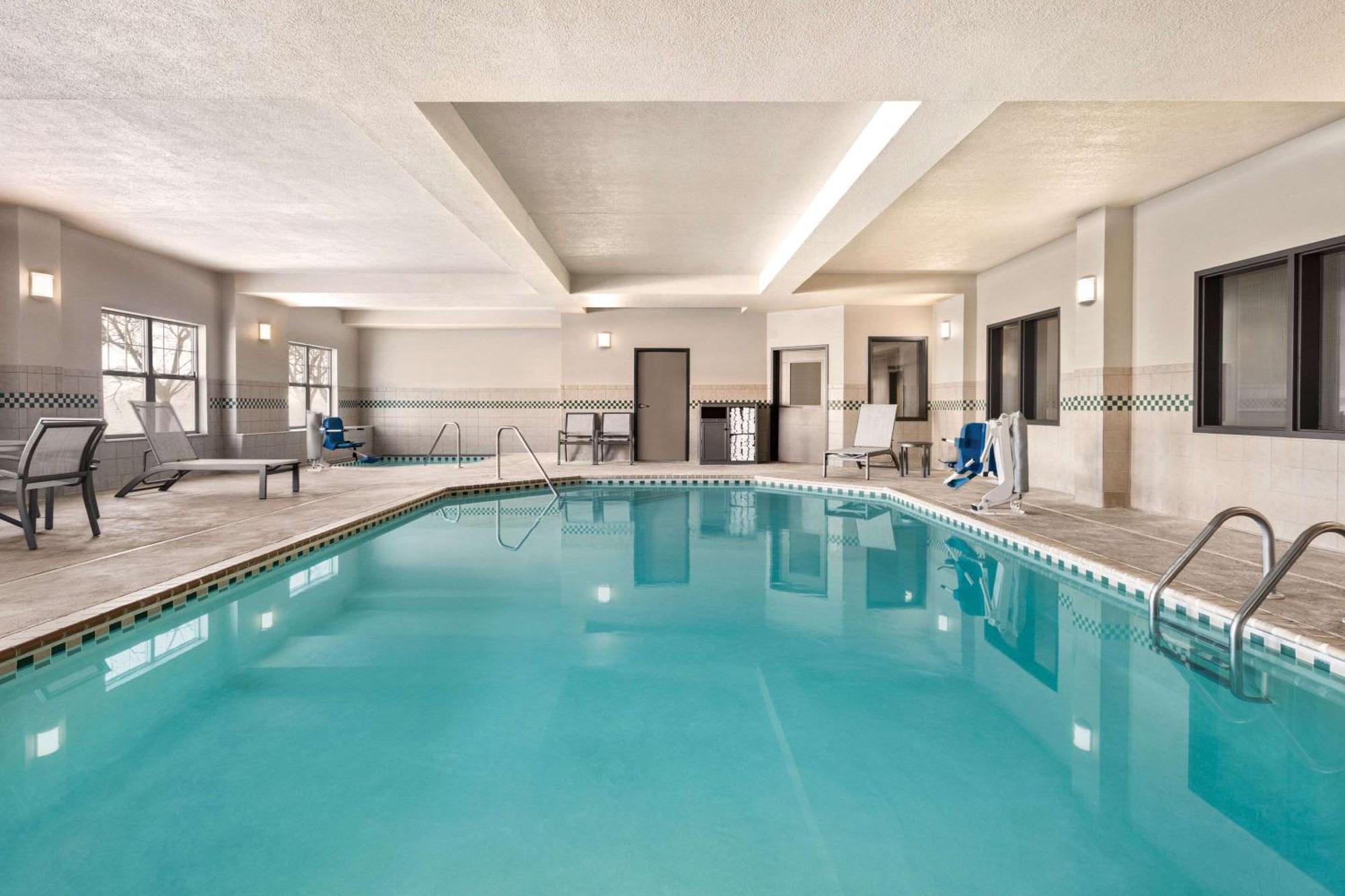Country Inn & Suites By Radisson, St Cloud East, Mn Saint Cloud Εξωτερικό φωτογραφία